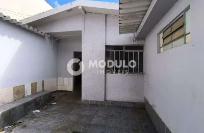 Casa disponivel para locação no bairro presidente roosevelt.