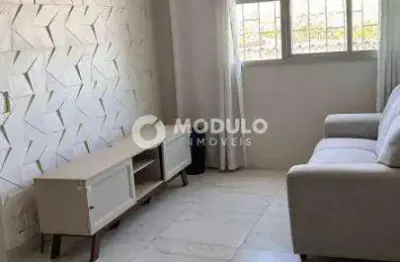 Apartamento com 3 quartos para alugar na Rua São Francisco de Assis, --, Jardim Ozanan, Uberlândia