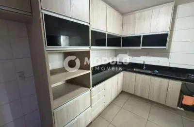 Apartamento com 3 quartos para alugar na Rua Benjamin Constant, --, Nossa Senhora Aparecida, Uberlândia