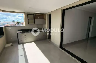 Apartamento com 3 quartos para alugar na Rua Rafael Rinaldi, --, Martins, Uberlândia