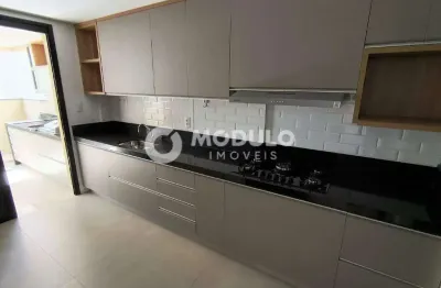 Apartamento com 3 quartos para alugar na Rua Rafael Rinaldi, --, Martins, Uberlândia