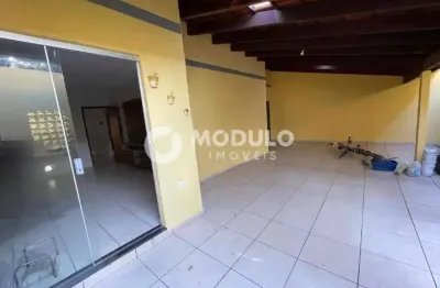 Casa disponivel para locação no bairro segismundo pereira.