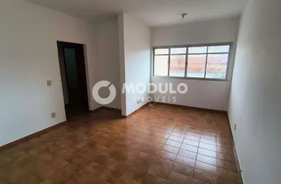 Apartamento disponivel para locação no bairro segismundo pereira.