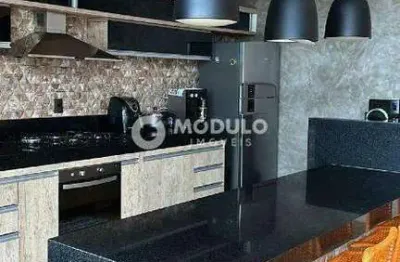 Casa com 5 quartos para alugar na Rua Antônio Rezende Chaves, --, Santa Mônica, Uberlândia