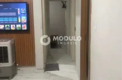 Casa de condomínio à venda, 3 quartos, 2 vagas, aclimação - uberlândia/mg