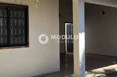 Casa residencial à venda, 4 quartos, 1 suíte, 4 vagas, santa mônica - uberlândia/mg