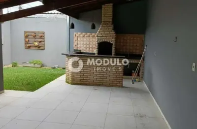 Casa residencial à venda, 3 quartos, 1 suíte, 2 vagas, laranjeiras - uberlândia/mg