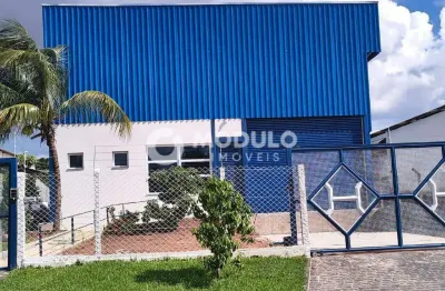 Galpão comercial disponível para locação no bairro distrito industrial.