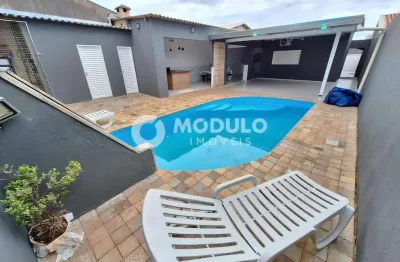 Casa mobiliada disponivel para locação no bairro jardim das palmeiras.