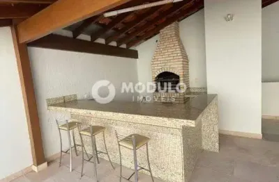 Casa residencial à venda, 4 quartos, 2 suítes, 4 vagas, cidade jardim - uberlândia/mg