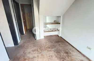 Casa para alugar na Rua Rafael Rinaldi, --, Martins, Uberlândia