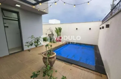 Casa em condomínio fechado com 3 quartos para alugar na Avenida Victor Alves Pereira, --, Novo Mundo, Uberlândia