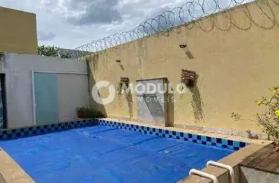 CASA RESIDENCIAL à venda, 3 quartos, 1 suíte, 3 vagas, Laranjeiras - Uberlândia/MG