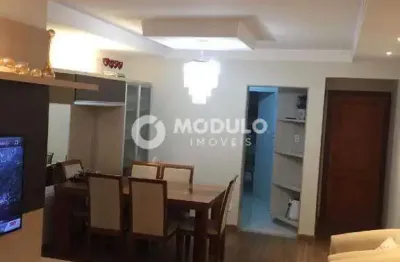 APARTAMENTO à venda, 4 quartos, 1 suíte, 2 vagas, Santa Mônica - Uberlândia/MG