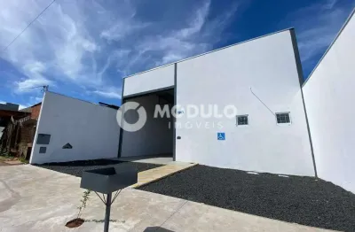 Galpão comercial disponível para locação no bairro Pacaembu.