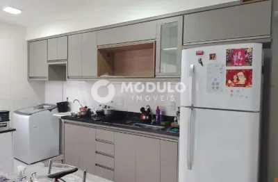 APARTAMENTO à venda, 2 quartos, 1 suíte, 1 vaga, MINAS GERAIS - Uberlândia/MG