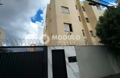 Apartamento disponível para locação no bairro Santa Mônica.