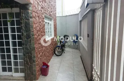 SOBRADO à venda, 5 quartos, 2 suítes, 2 vagas, JARDIM PATRICIA - Uberlândia/MG