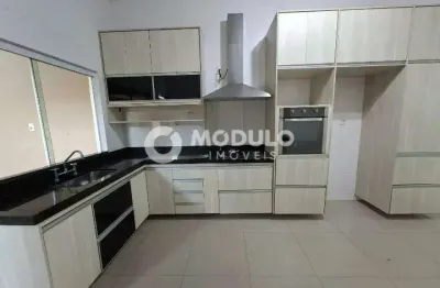 Casa com 3 quartos para alugar na Rua Cacique Juruna, --, Jardim Patrícia, Uberlândia
