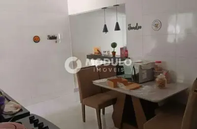 CASA RESIDENCIAL à venda, 2 quartos, 1 suíte, 2 vagas, Jardim Brasília - Uberlândia/MG