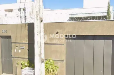 Casa à venda na Rua Dinarte José Pereira, --, Vida Nova, Uberlândia