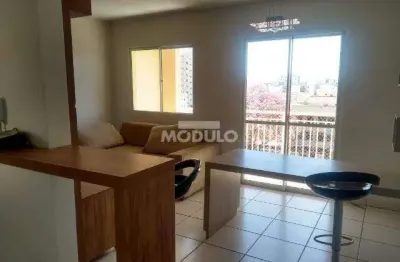 Apartamento com 3 quartos para alugar na Rua Maria das Dores Dias, --, Santa Mônica, Uberlândia