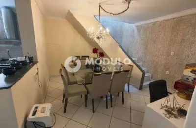 Casa residencial disponível para locação no bairro Nossa Senhora Aparecida.