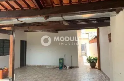 CASA COMERCIAL / RESIDENCIAL à venda, 2 vagas, NOSSA SENHORA APARECIDA - Uberlândia/MG