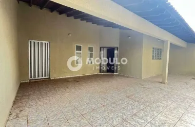 Casa com 3 quartos para alugar na Avenida Estela Saraiva de Peano, --, Jardim Patrícia, Uberlândia