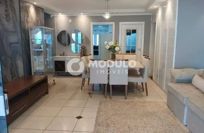 SOBRADO à venda, 4 quartos, 1 suíte, 2 vagas, ALTO UMUARAMA - Uberlândia/MG