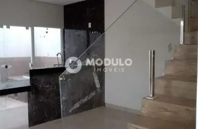 SOBRADO à venda, 3 quartos, 1 suíte, 2 vagas, NOVO MUNDO - Uberlândia/MG