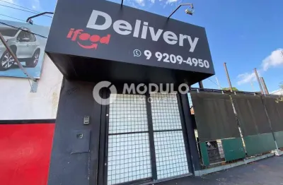 Loja comercial disponível para locação no bairro Segismundo Pereira.