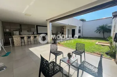 CASA RESIDENCIAL à venda, 3 quartos, 1 suíte, 3 vagas, Granada - Uberlândia/MG