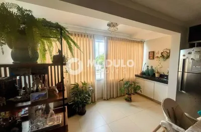 Apartamento com 2 quartos para alugar na Rua Iguaçu, --, Umuarama, Uberlândia