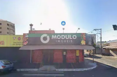 Imóvel comercial disponível para locação no bairro Umuarama.