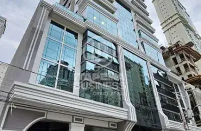 Apartamento com 4 quartos à venda na Rua 236, 402, Meia Praia, Itapema