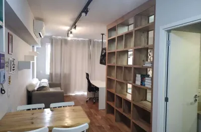 Apto pronto no linea, com 49mts, suíte, lavabo, mobiliado e repleto de armários planejados e 1 vaga coberta