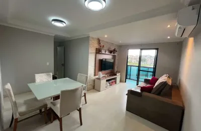 Apto pronto para morar mobiliado, vista livre, sol da manhã, 3 dorms sendo 1 suíte, varanda e 2 vagas cobertas soltas no subsolo