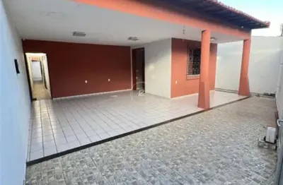 Casa com 4 quartos à venda na rua moisés said, matadouro, teresina por r$ 630.000