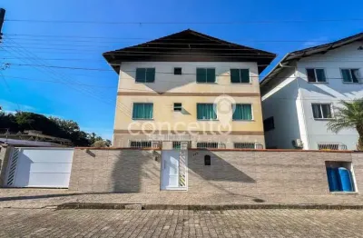 Apartamento semimobiliado com 3 dormitórios na velha central!