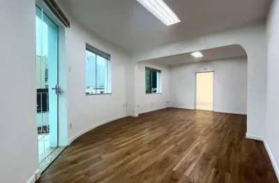Casa comercial com 5 salas para alugar no Centro, Blumenau 