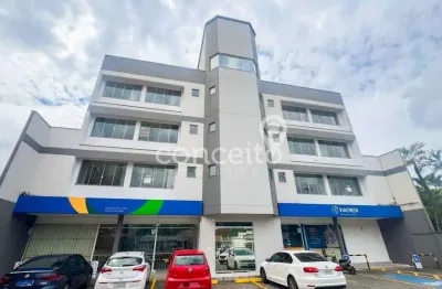 Casa comercial com 6 salas para alugar no Velha, Blumenau 