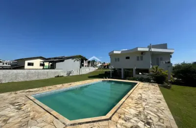 Casa para venda e locação com 5 dormitórios no Condomínio Village Paineiras em Pindamonhangaba/SP