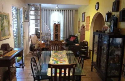 Casa com 3 quartos, 260 m², à venda por r$ 1.200.000- centro - taubaté/sp