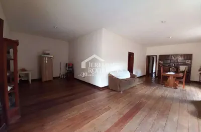 Espetacular casa térrea com piscina, quintal amplo e ótima localização - pindamonhangaba/sp