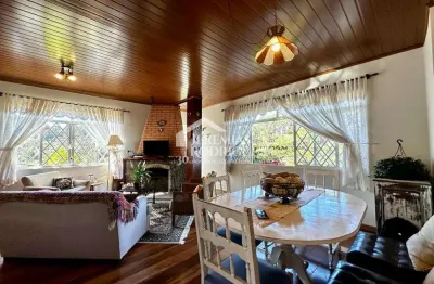 Sobrado em condomínio com 4 dormitórios - condomínio colinas do sol - campos do jordão/sp