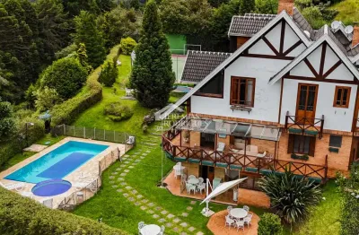 Casa à venda com 5 dormitórios no condomínio residencial gran ville em campos do jordão/sp.