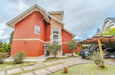 Casa assobradada à venda com 3 dormitórios no condomínio aldeia austríaca em campos do jordão/sp.