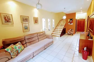 Casa assobradada à venda com 3 suítes no condomínio fortaleza em taubaté/sp.