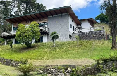 Casa para venda com 3 dormitórios no jardim do embaixador em campos do jordão/sp